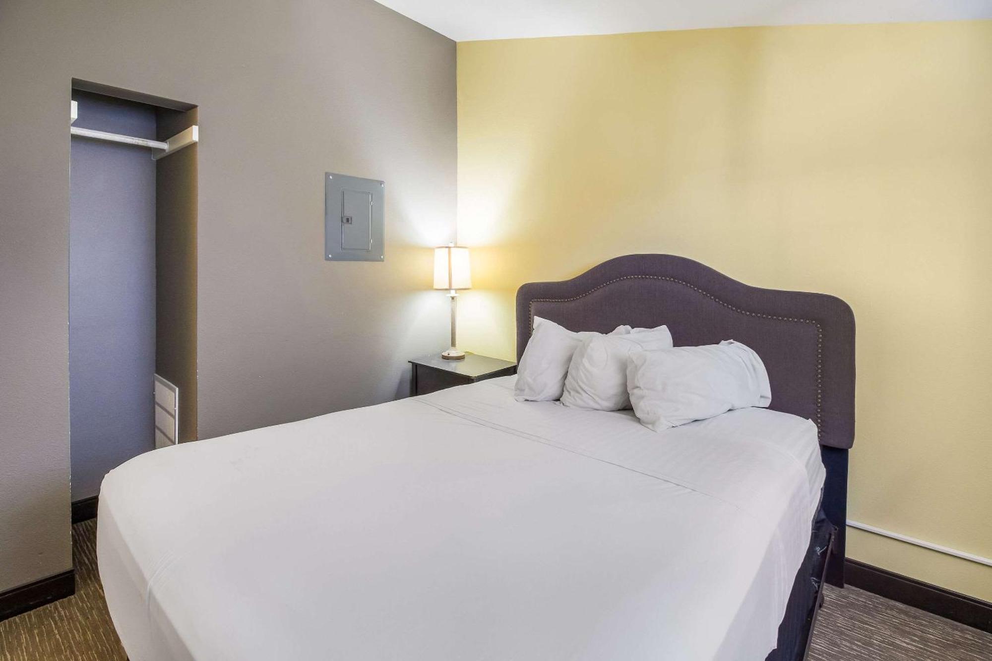 קספר Rodeway Inn מראה חיצוני תמונה