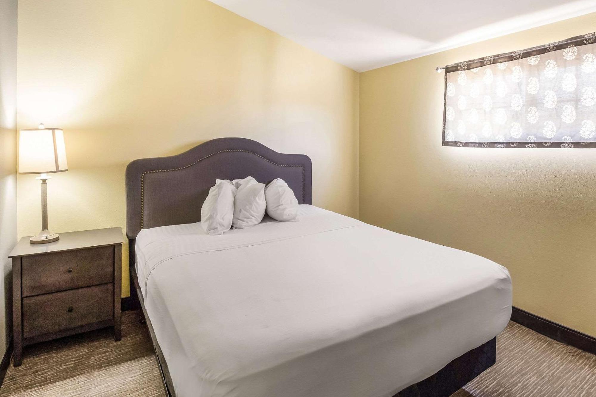 קספר Rodeway Inn מראה חיצוני תמונה