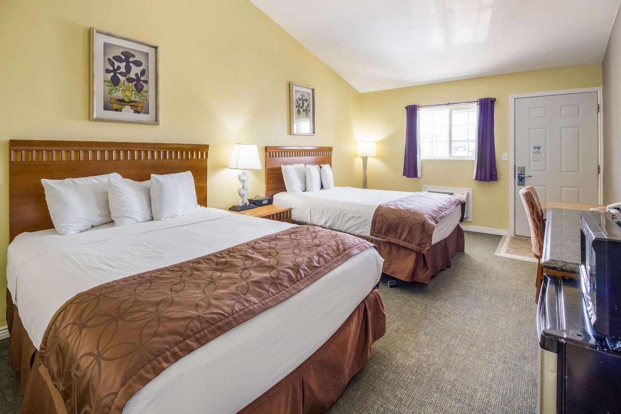 קספר Rodeway Inn מראה חיצוני תמונה